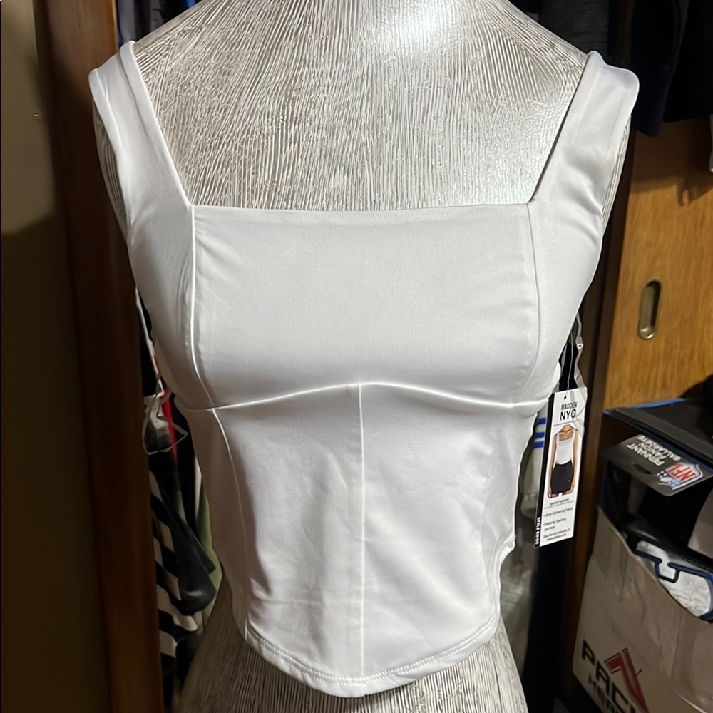 White Fitted Crop Tank Top with Spaghetti Straps